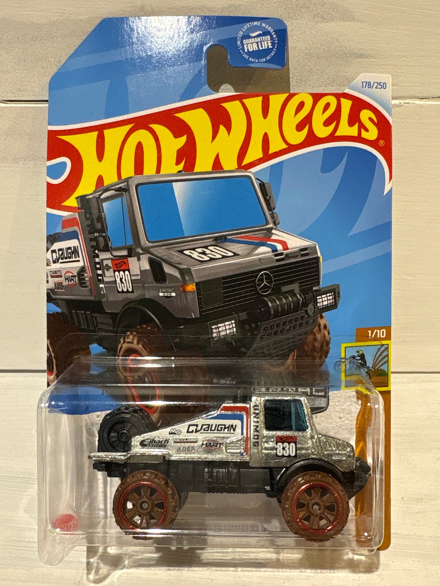 Hot Wheels - Mercedes Benz Unimog 1300L - HW Dirt - ZAMAC