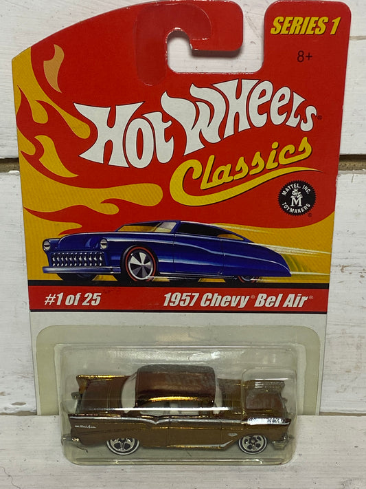 Hot Wheels Classics - 1957 Chevy Bel Air - Gold
