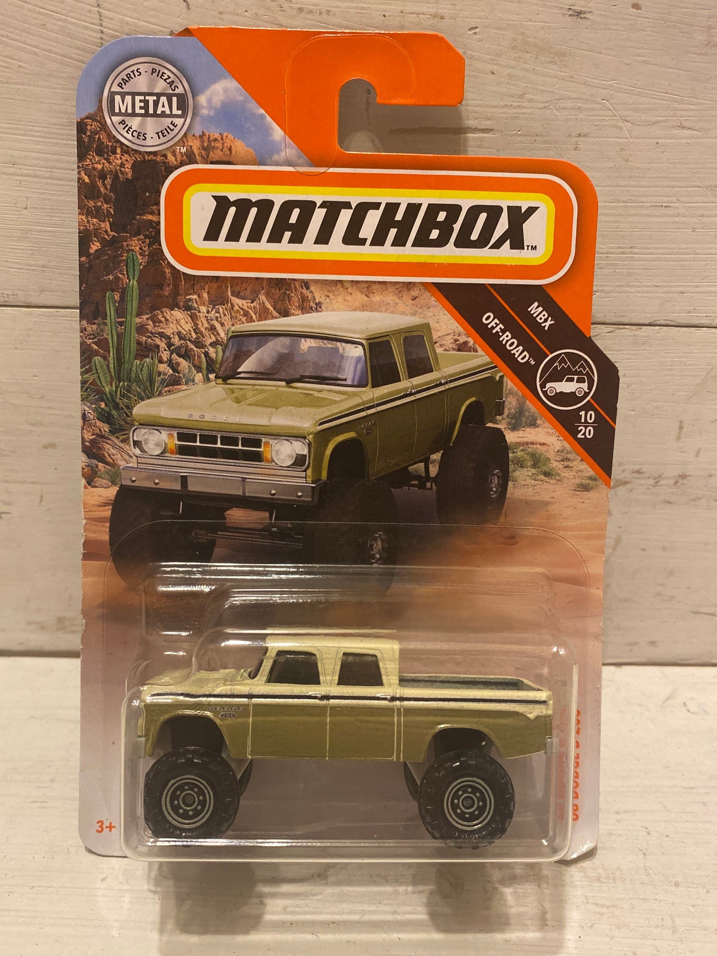 Matchbox ‘68 Dodge D-200 - Cream & Green