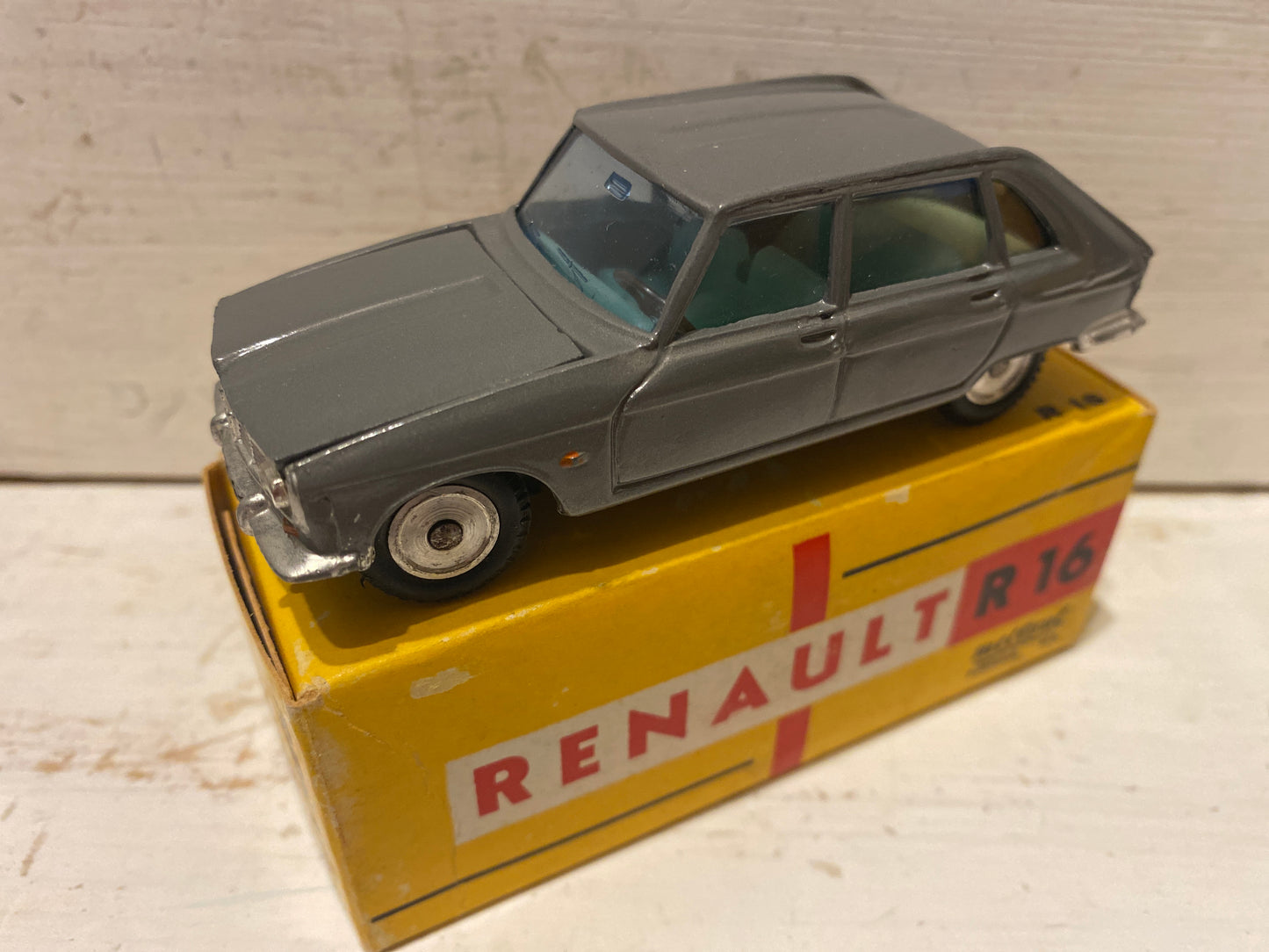 MetOsul Renault R16 - Gray