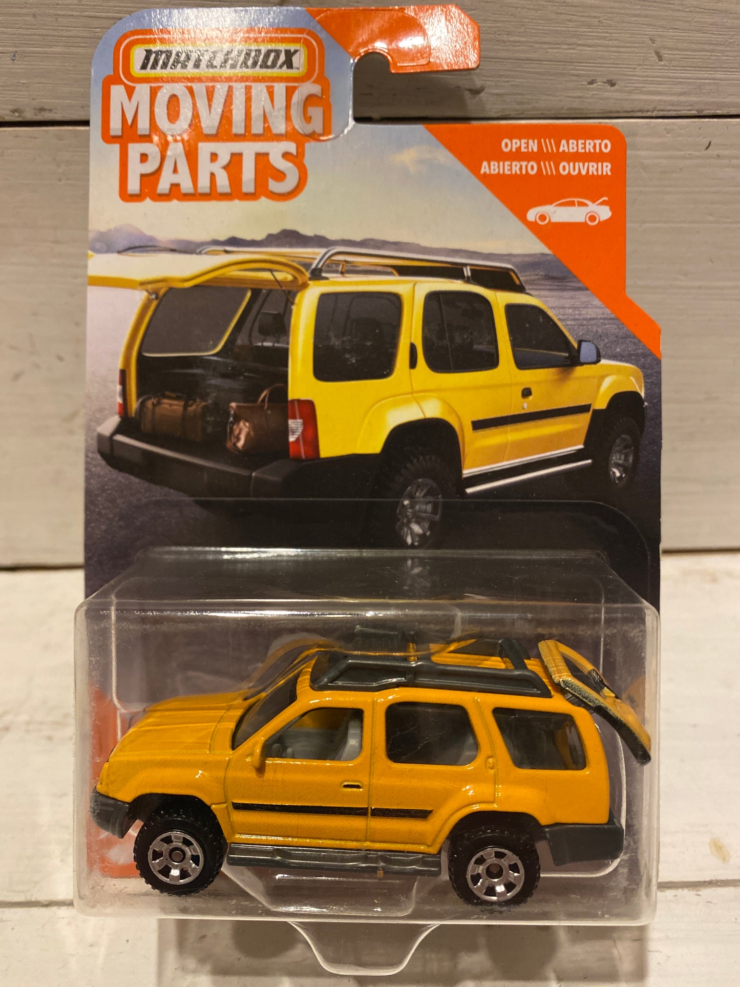 Matchbox Moving Parts - 2000 Nissan Xterra - Yellow