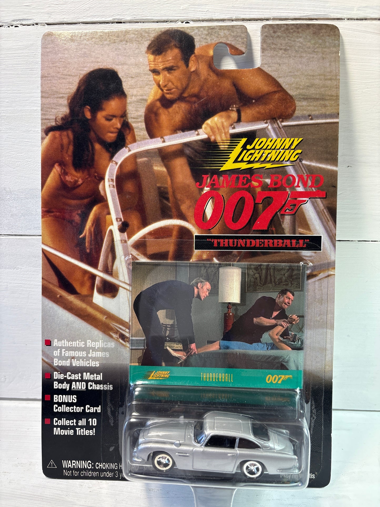 Johnny Lightning - James Bond - Thunderball - Aston Martin DB5