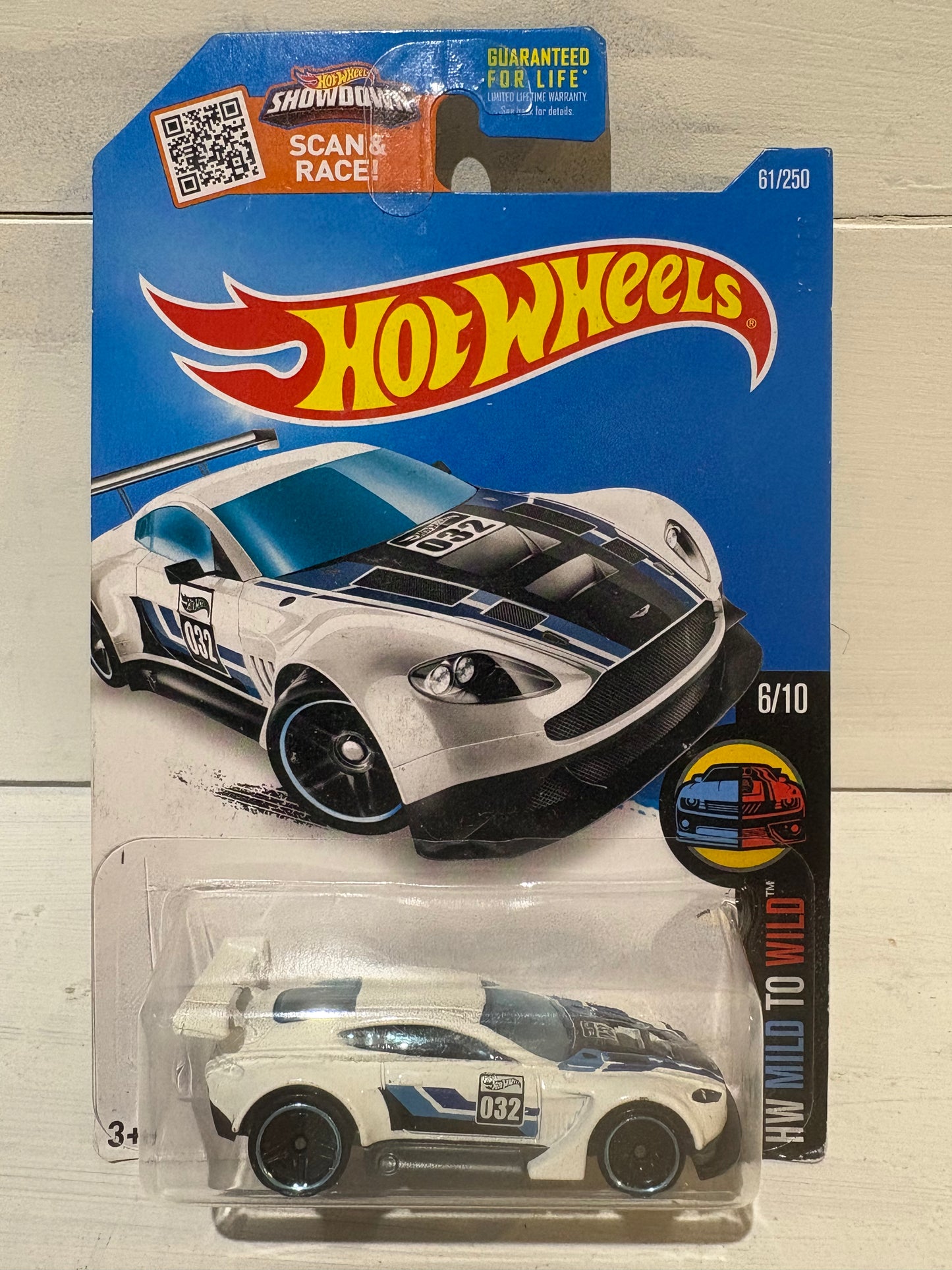 Hot Wheels - Aston Martin Vantage GT3 - HW Mild to Wild - White