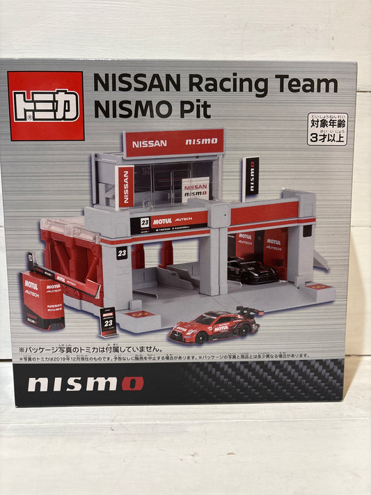 Tomica Town - Nissan Racing Team NISMO Pit.
