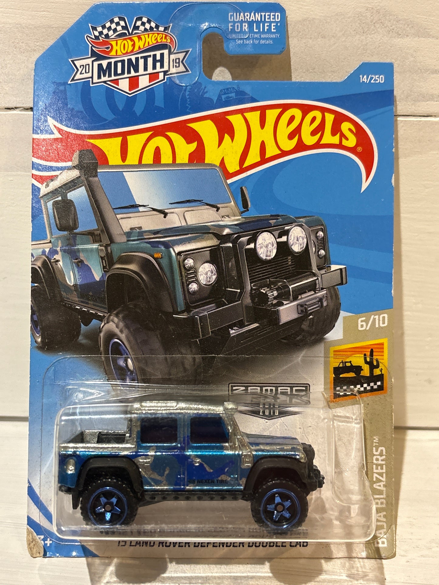 Hot Wheels - ‘15 Land Rover Defender Double Cab - Baja Blazers - ZAMAC