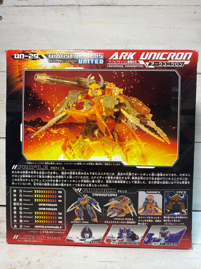 Takara Tomy Transformers United - Decepticon Ark Unicron - Universal Dominator