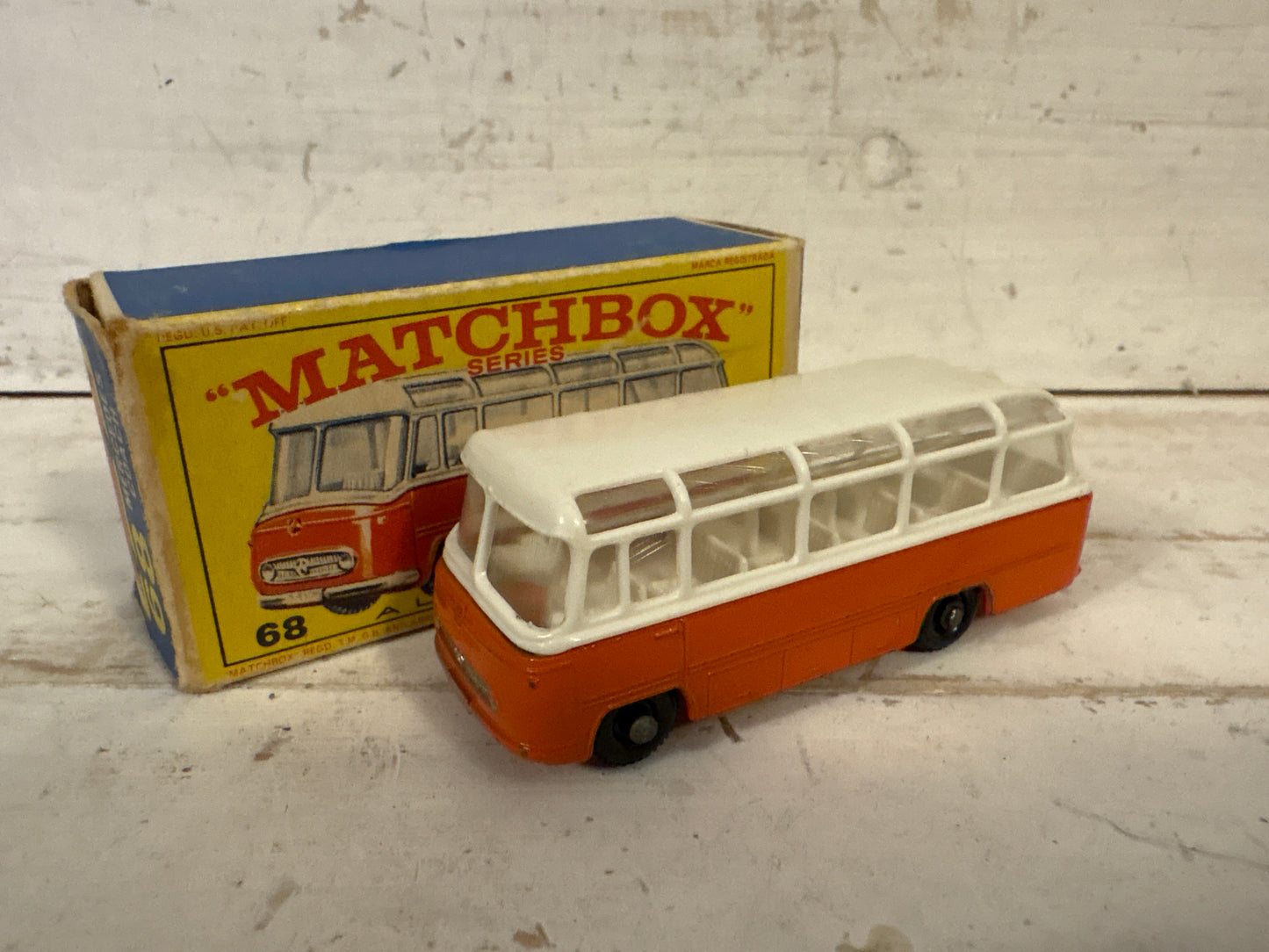 Matchbox - Mercedes Coach - Regular Wheels