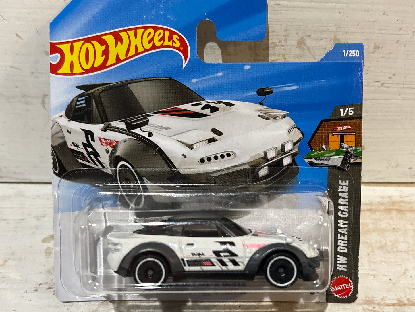 Hot Wheels - Mazda MX5 Miata - white - HW Dream Garage