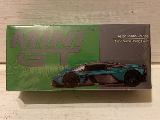 Mini GT - Aston Martin Valkyrie - Aston Martin Racing Green