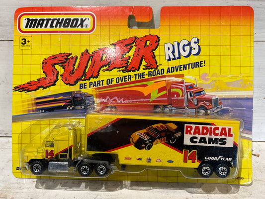 Matchbox Convoy Super Rigs - Ford Aeromax with Race Trailer - Radical Cams