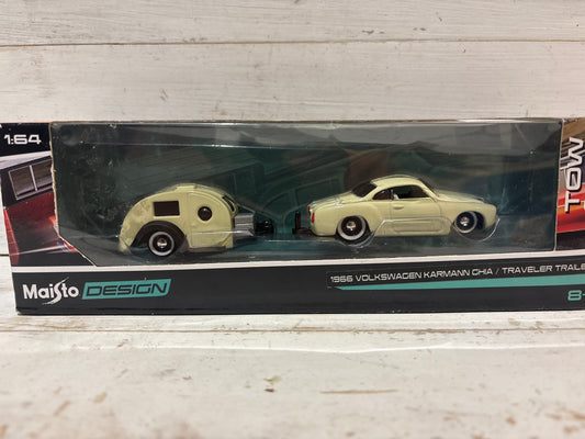 Maisto Design - Tow & Go - Volkswagen Kerman Ghia with Traveler Trailer