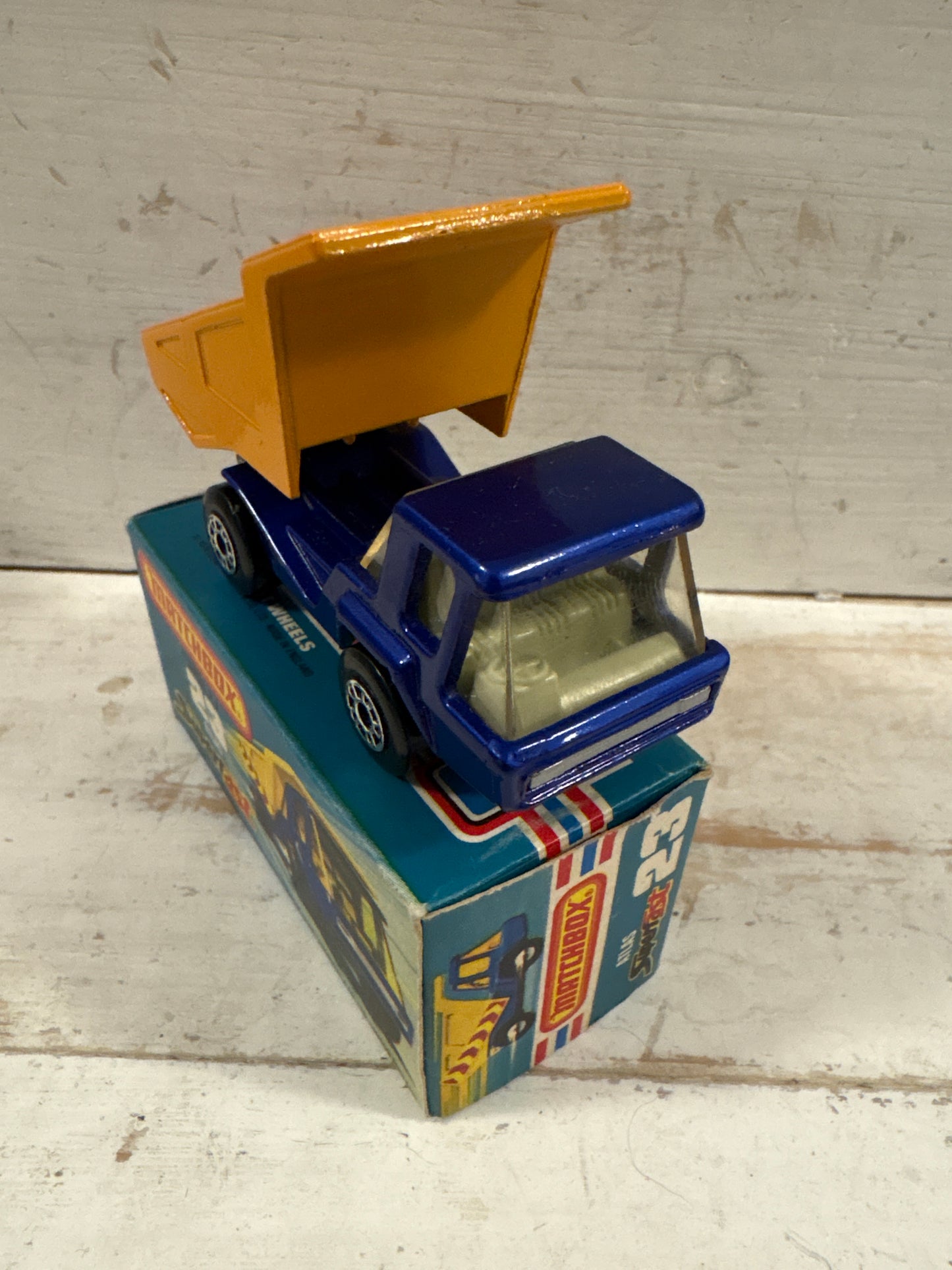 Matchbox - Atlas Truck - Clear Windows, grey interior, J-type box