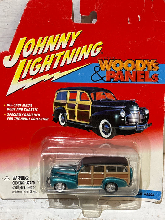 Johnny Lightning - Woodys & Panels - ‘41 Chevy Special Deluxe Wagon