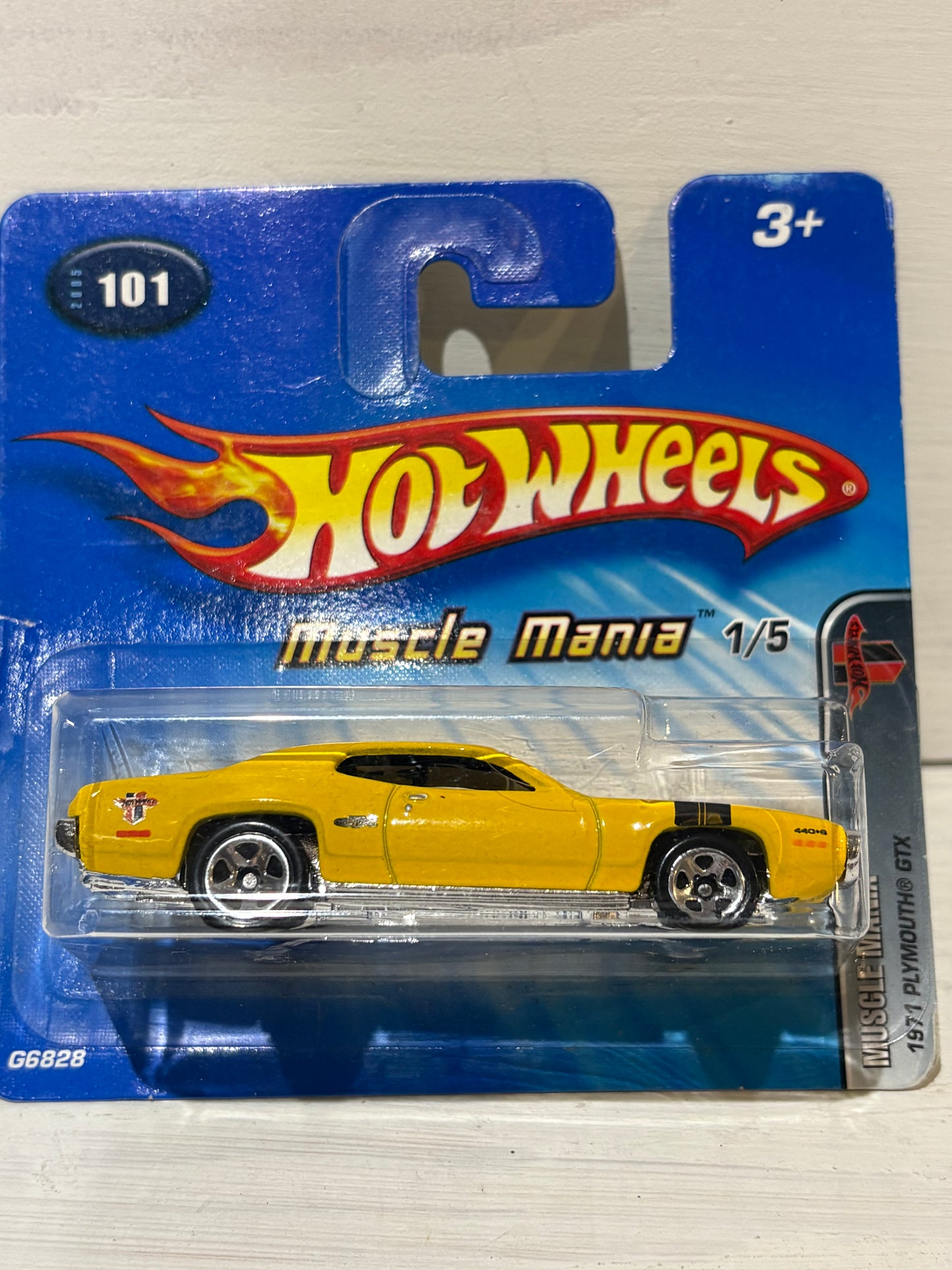 Hot Wheels - Plymouth GTX - Muscle Mania - Yellow