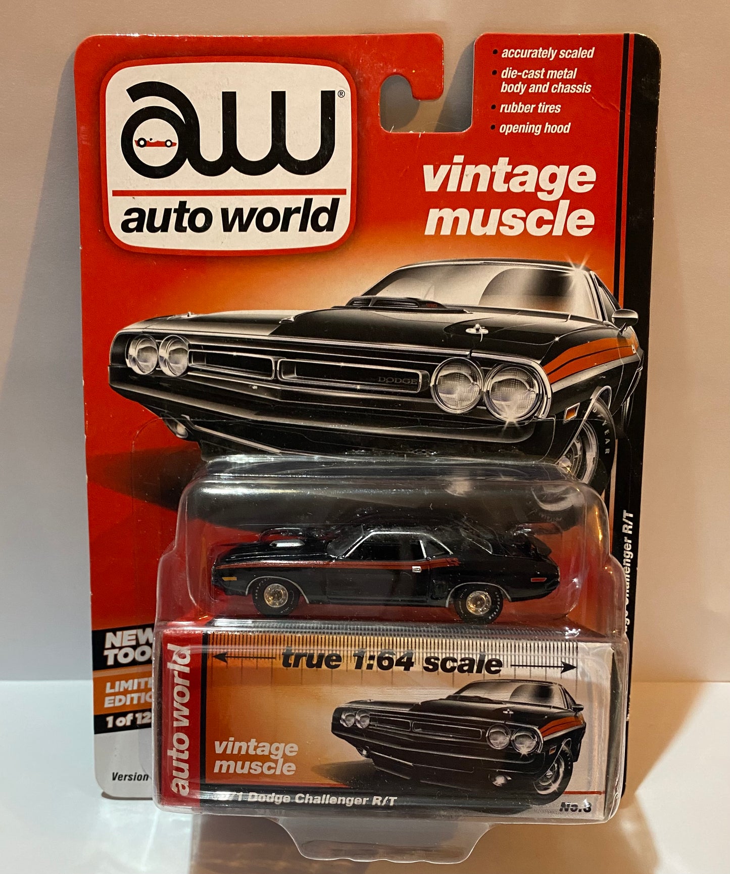 Autoworld Vintage Muscle 1971 Dodge Challenge R/T - Black